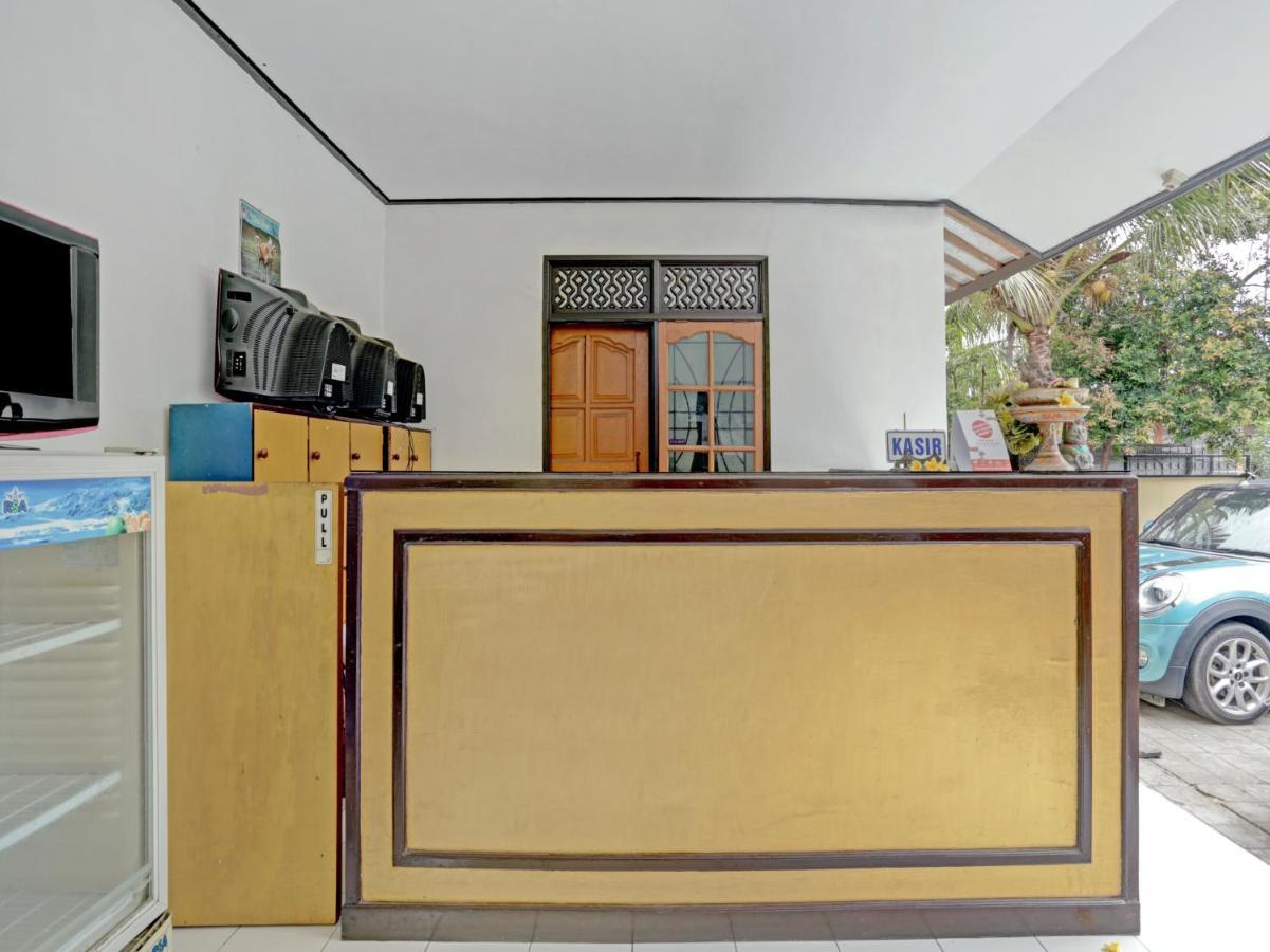 Oyo 3096 Hotel Dewi Warsiki Gilimanuk Luaran gambar