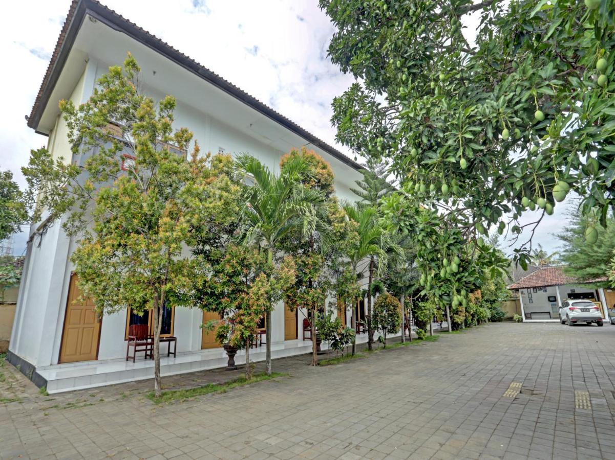 Oyo 3096 Hotel Dewi Warsiki Gilimanuk Luaran gambar