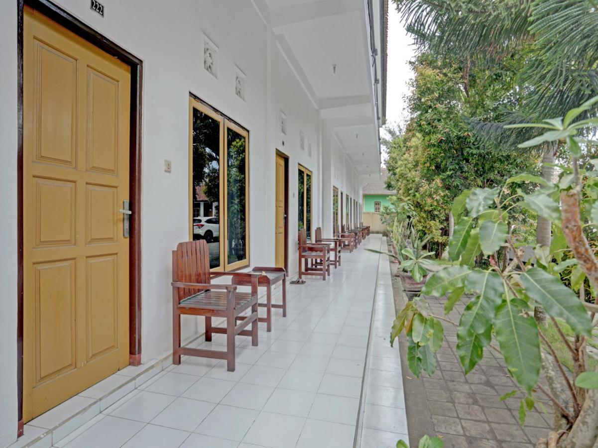 Oyo 3096 Hotel Dewi Warsiki Gilimanuk Luaran gambar